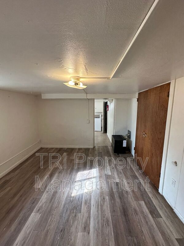 Foto del edificio - 1825 12th Ave