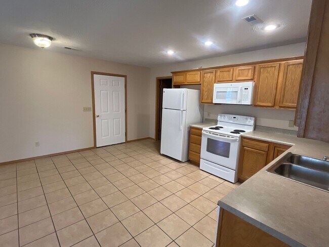 Building Photo - 137 Bailey Cir