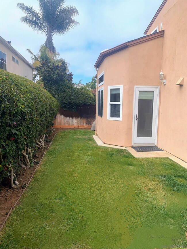 Building Photo - 581 Gardena Ct