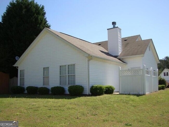 Building Photo - 245 Courtyard Dr