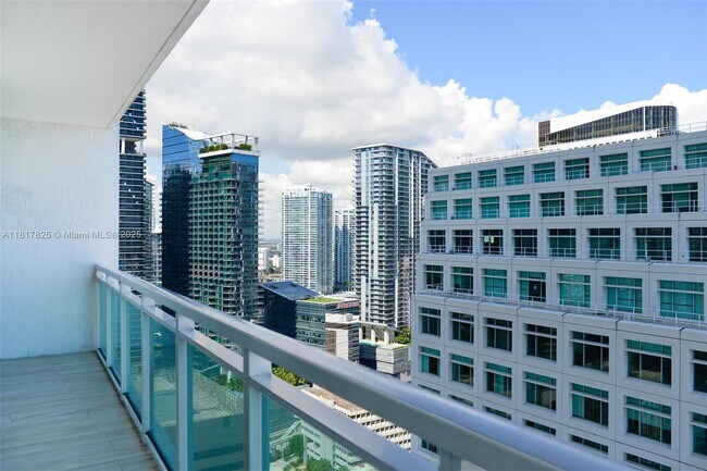 Building Photo - 950 Brickell Bay Dr