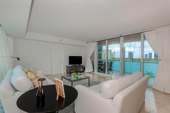 Foto del edificio - 3370 Hidden Bay Dr