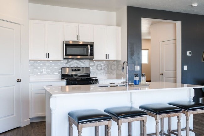 Building Photo - 3657 E 1500 S