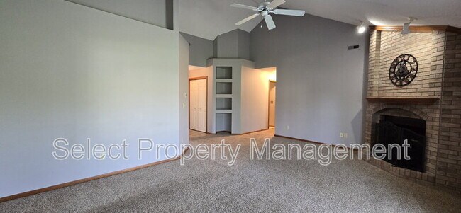 Foto del edificio - 606 Diamond Point Pl