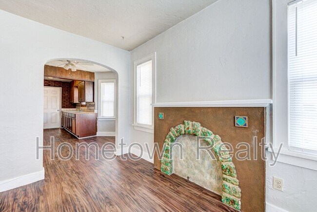 Building Photo - 1524 SW Binkley St