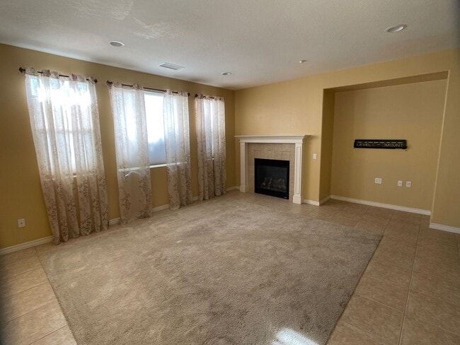 Building Photo - Oxnard 4 Bedroom 3 Full Bathroom 2-Story Home