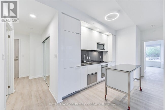 Building Photo - 75-375 Canterbury Pl