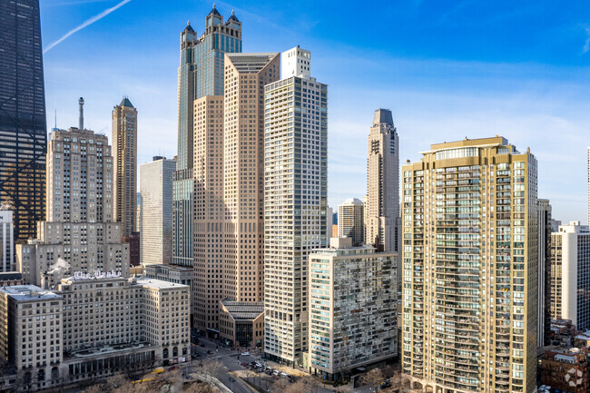 Aerial Photo - 1000 Lakeshore Plaza