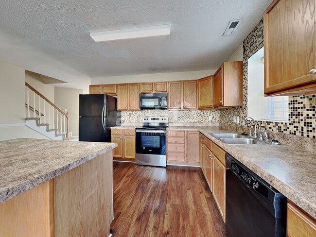 Building Photo - 4924 Lighthouse Ct