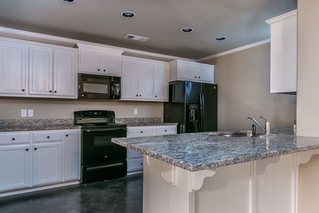 Building Photo - Beautiful 2/2 Townhome in Tradewinds