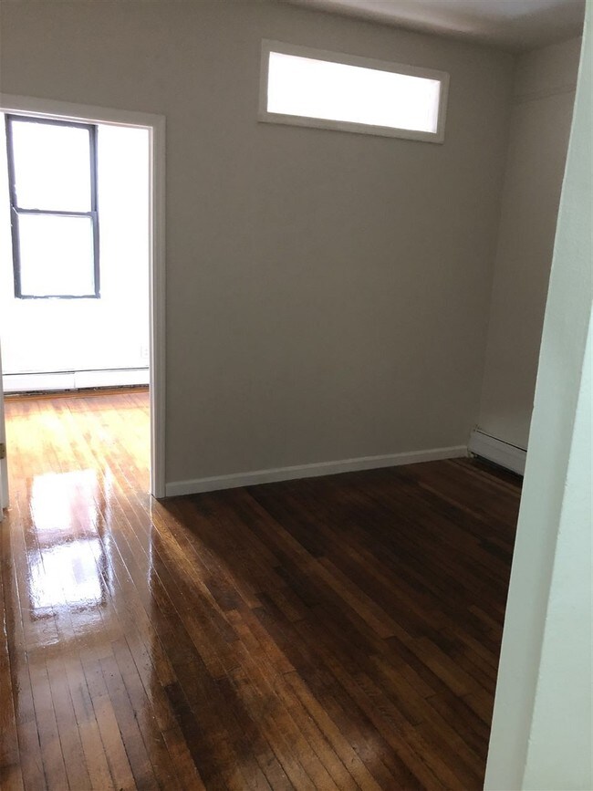 Foto del edificio - 14 Kensington Ave