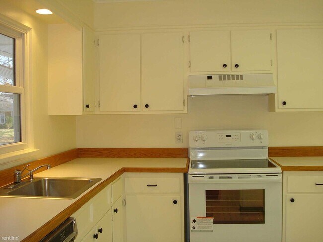 Building Photo - 3 br, 2 bath House - 21 Valley View Rd