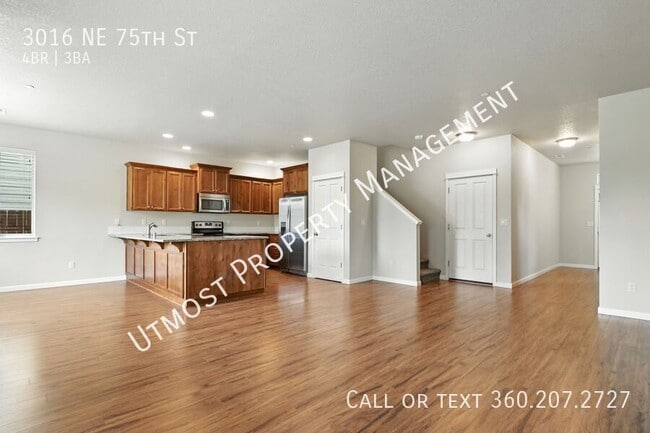 Building Photo - 3016 NE 75th St