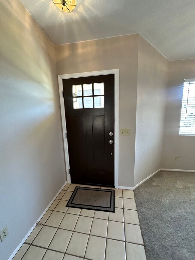 Foto del edificio - Orcutt Single Story Home Near Righetti and...