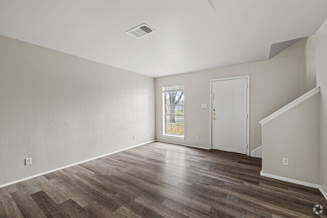 2BR, 1.5BA - 1,000SF - Living - River Oaks Apartments