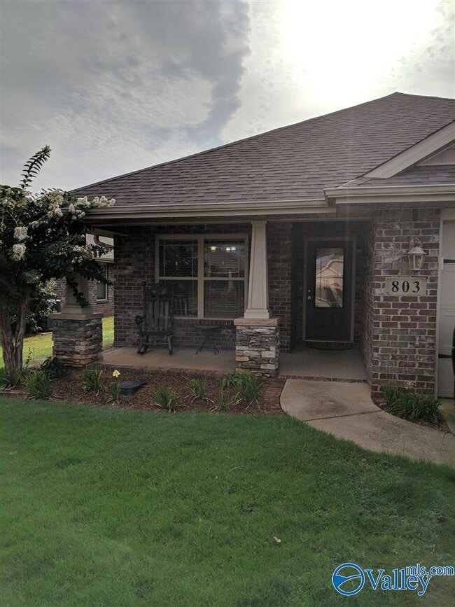 Building Photo - 803 Willow Shoals Dr SW