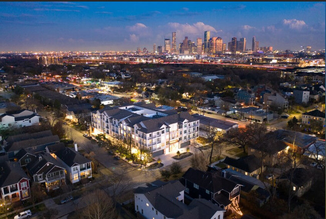 Building Photo - White Oak Highline