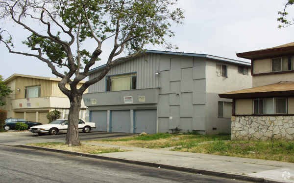 Building Photo - 1902 W El Segundo Blvd