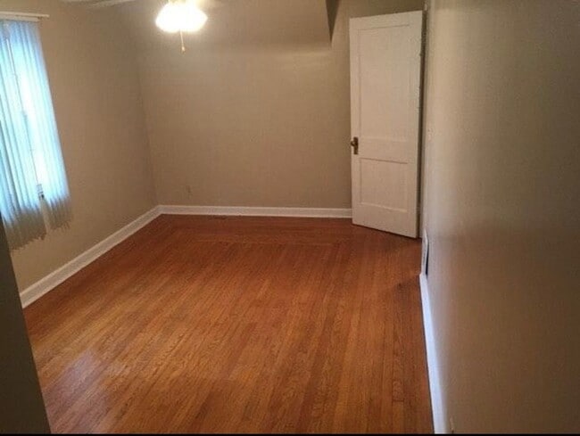 Building Photo - 123 Rosa Ave