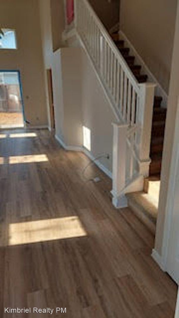 Foto del edificio - 3683 Whispering Creek Cir