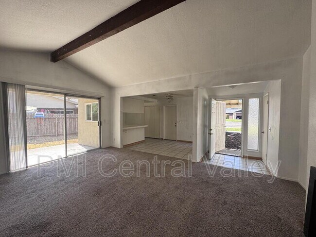 Foto del edificio - 1526 Silver Creek Cir