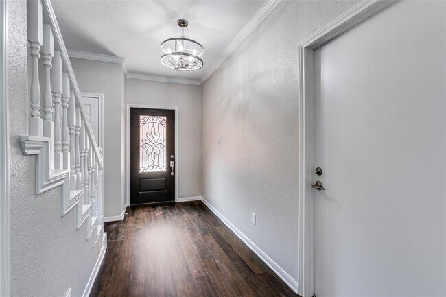 Building Photo - 5630 Fairdale Ln