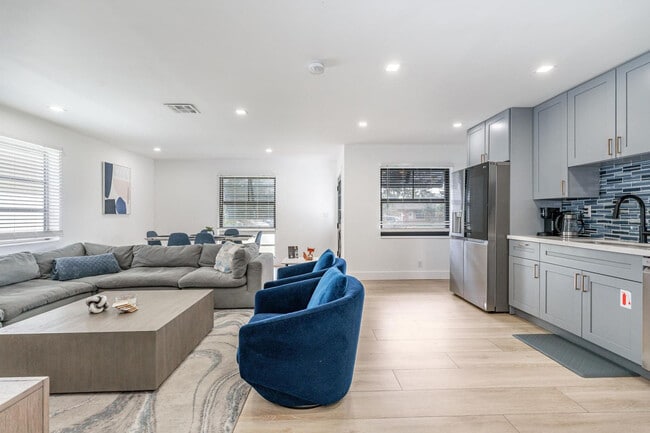 Foto del edificio - 825-827 Southwest 14th Street-SI FL1-ID1475658P