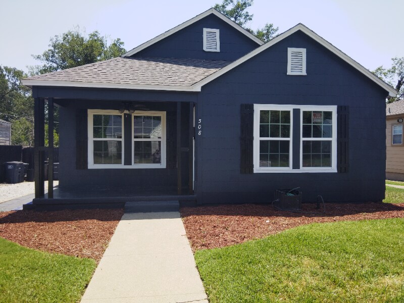 Primary Photo - 508 Colvin St
