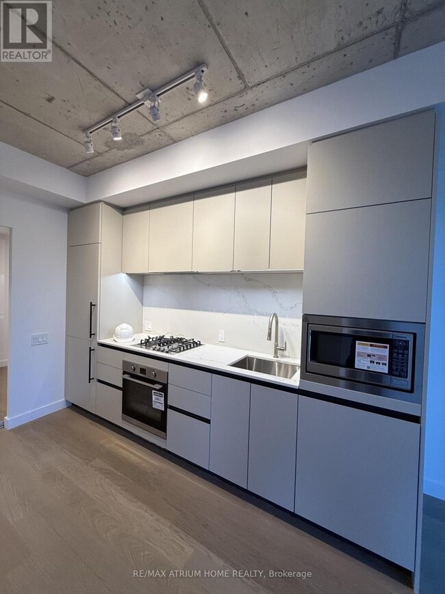 Building Photo - 1720 Bayview Ave