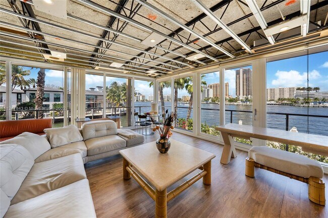 Building Photo - 200 Plaza Las Olas