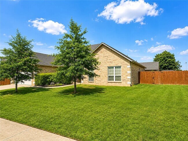 Foto del edificio - 3803 SW Huckleberry St