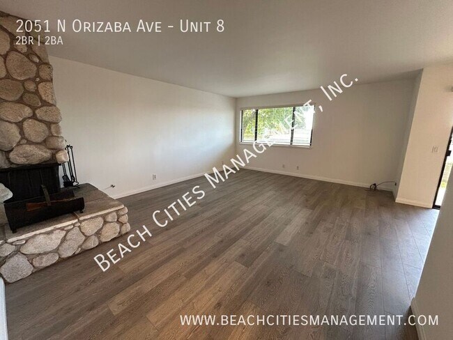 Foto del edificio - 2051 N Orizaba Ave