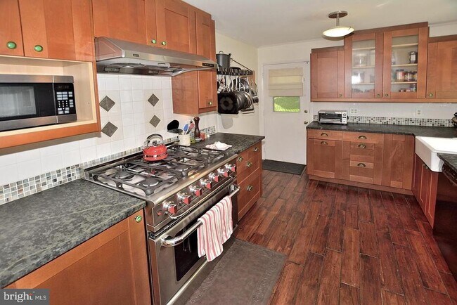 Foto del edificio - 8303 Brixton St