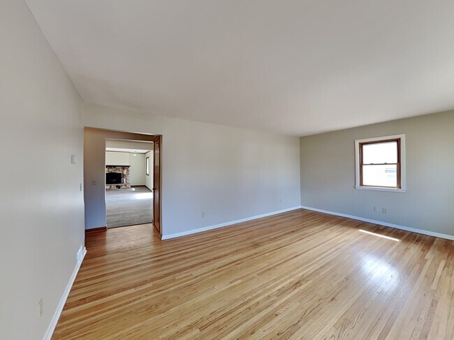 Building Photo - 5434 Rhode Island Ave N