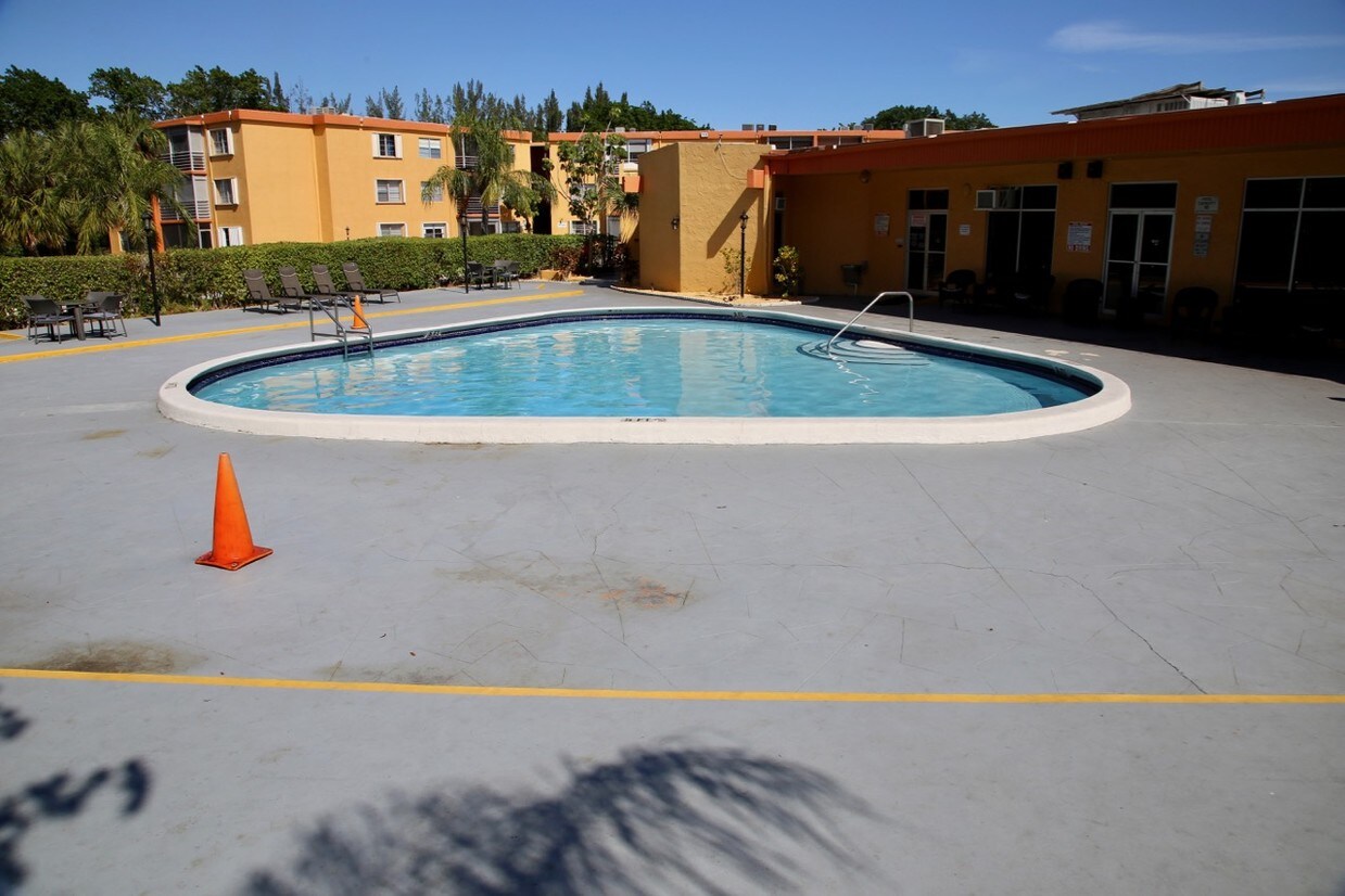 Photo - 4384 NW 9th Ave (Pompano Beach, FL)