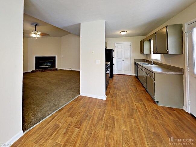 Building Photo - 10 Willow Trail