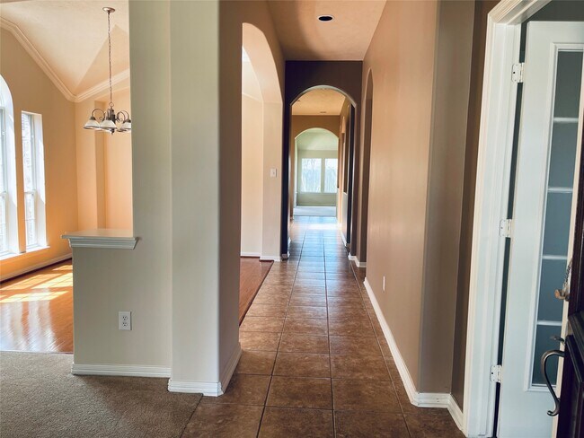 Foto del edificio - 10723 Lake Riata Ln
