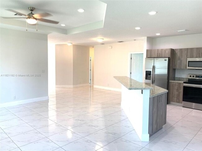 Building Photo - 3 bedroom in West Park FL 33023
