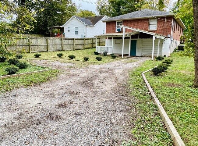 Foto del edificio - 1523 McKennie Ave