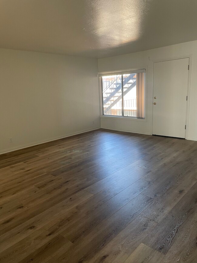 Building Photo - 1835 Molino Ave