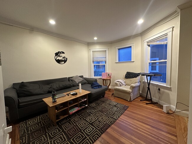 Building Photo - 95 Calumet St