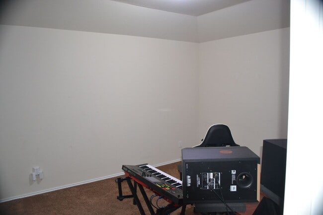 Building Photo - Gorgeous Corner Lot w/ Solar Panels