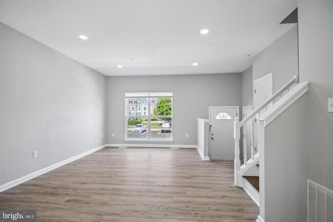 Foto del edificio - 7135 Ladd Cir