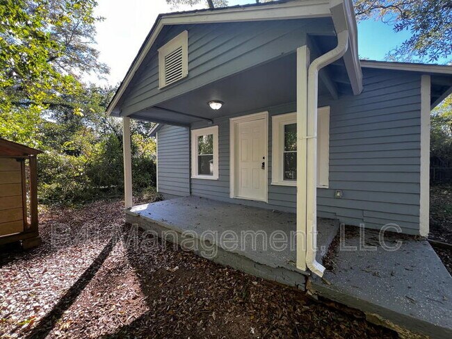 Foto del edificio - 1334 W Poplar St