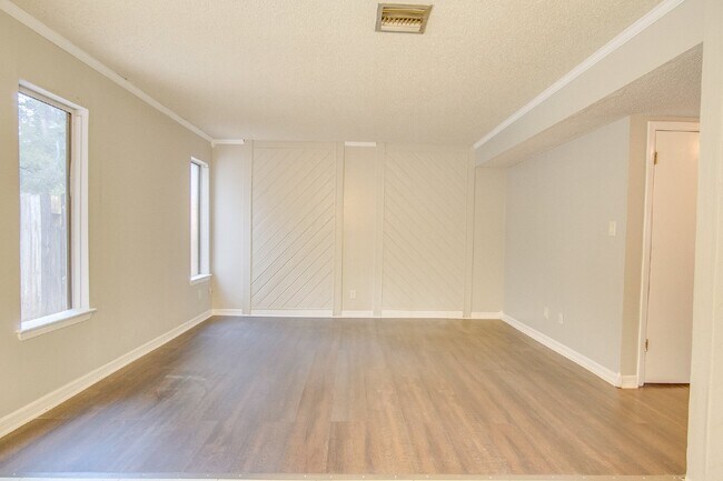 Foto del edificio - Townhouse with 3 bedrooms and a private fe...