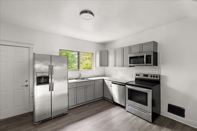 Foto del edificio - 4708 Commonwealth St