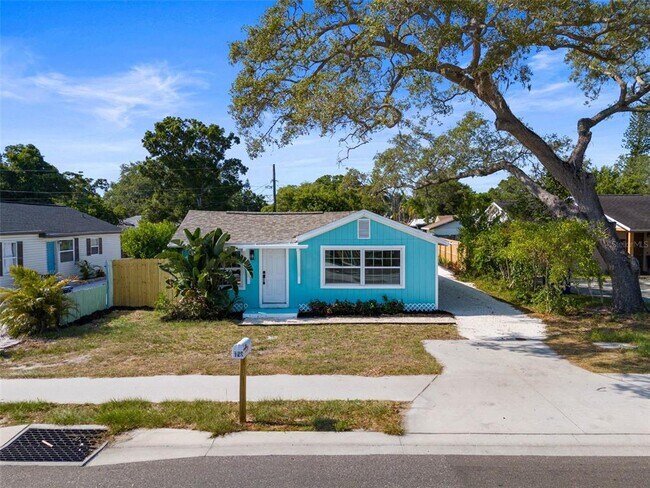 Foto del edificio - 520 Rosery Rd NW