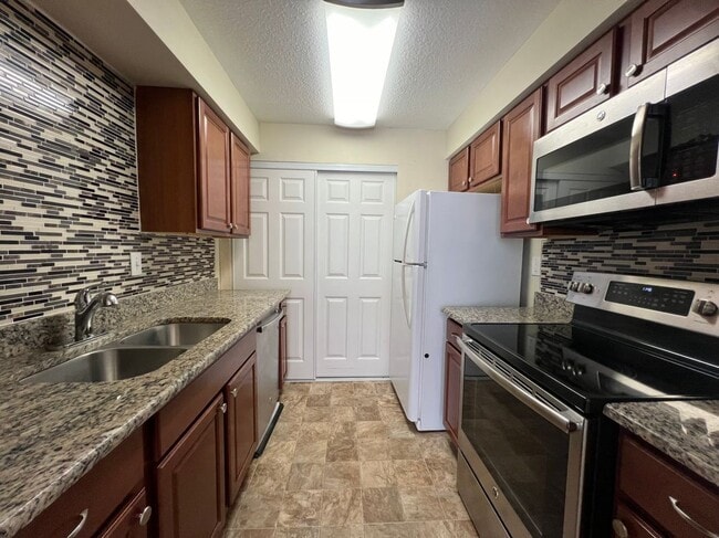 Foto del edificio - 506 Orange Dr