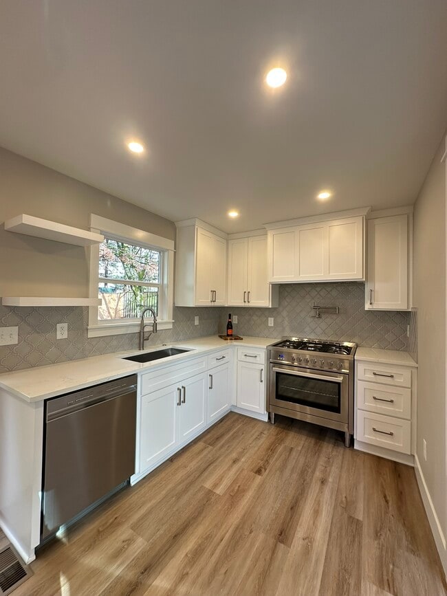 Foto del edificio - 5325 NE Flanders St