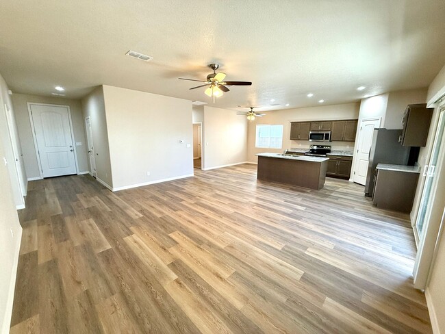 Building Photo - Beautiful 2024 Built 3 Bedroom Home in Leg...